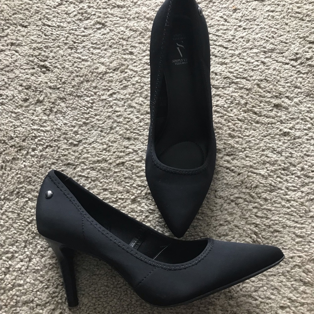 Vera Wang Black Heels sz 6.5